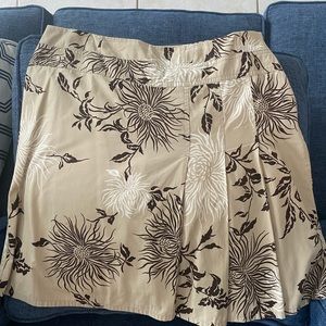 Espirit Mandy Hip Floral Summer Beach side pleated skirt.